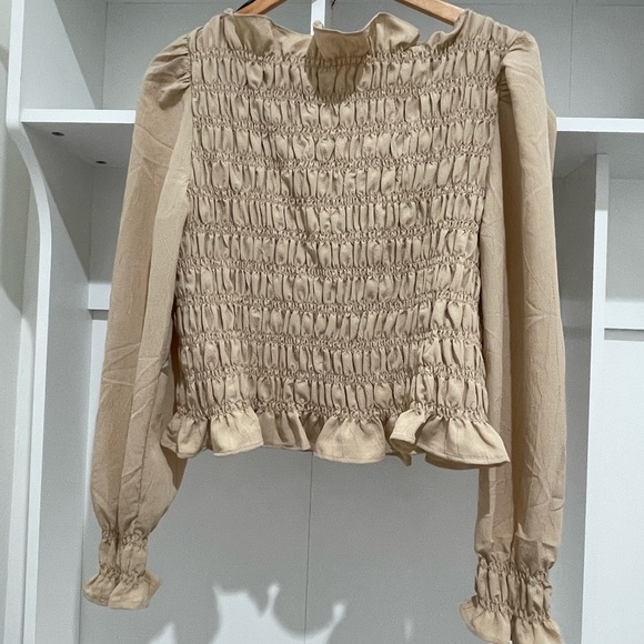 H&M ruched blouse - Picture 2 of 5